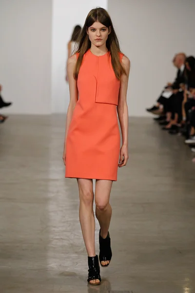 Look 16